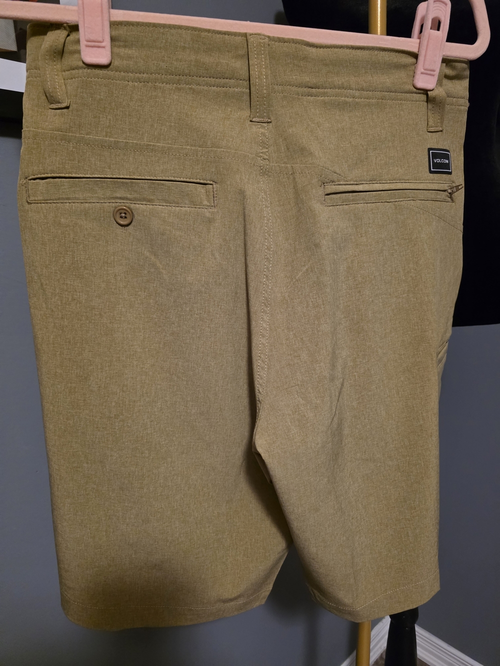50% off ~Volcom Men's Hybrid Walk Shorts Khaki Size 30 Performance Stretch - Picture 7 of 13